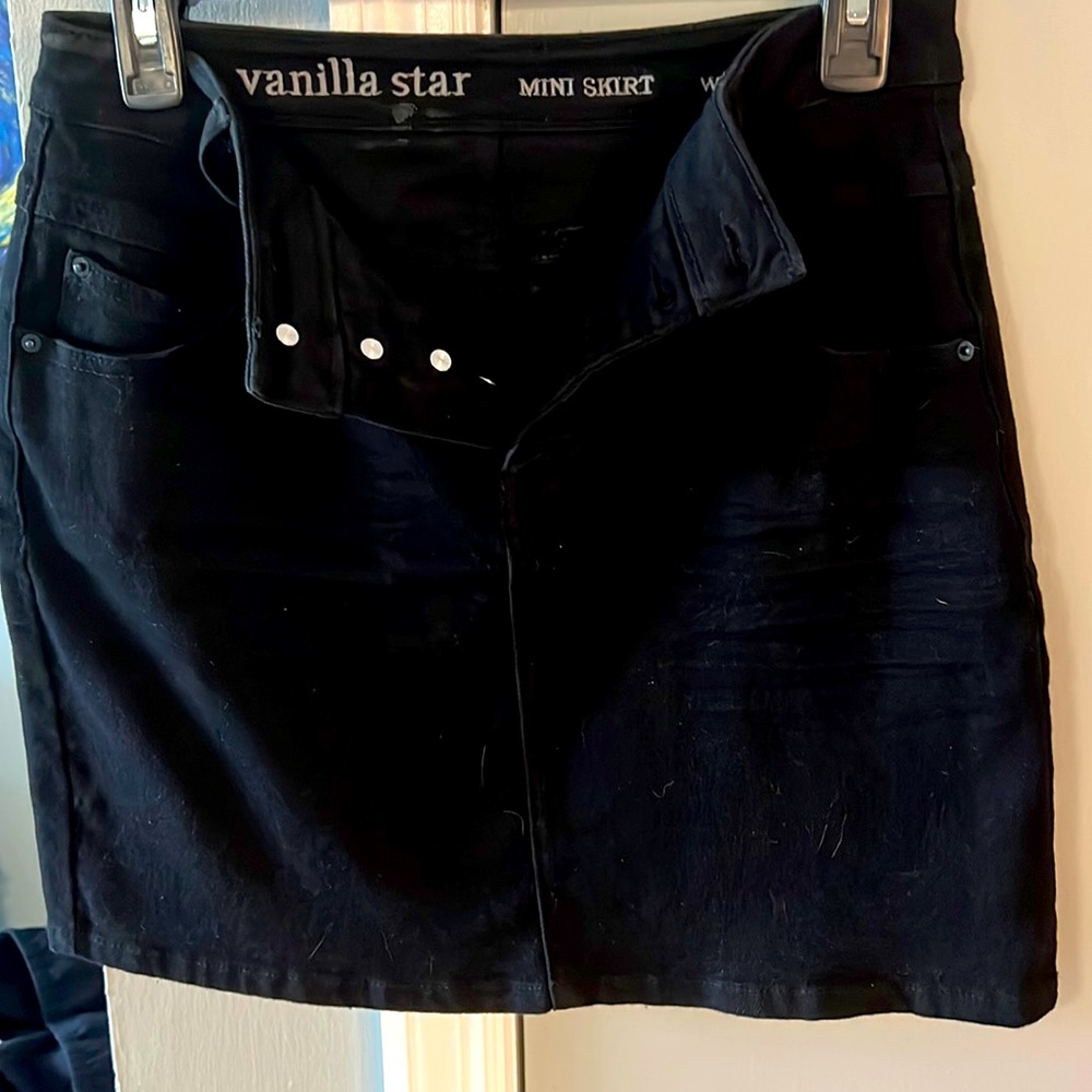 Vanilla star mini skirt.